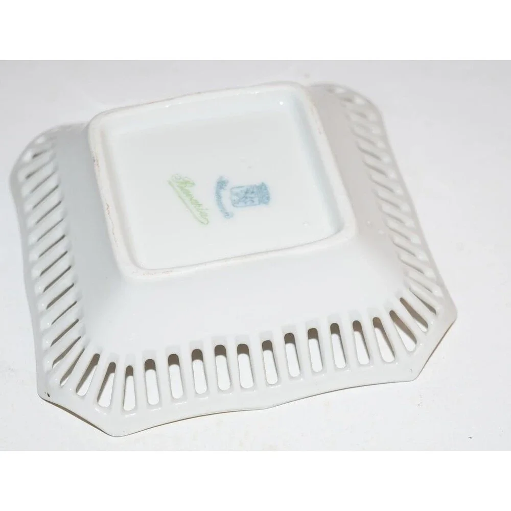 Vtg Reticulated Schumann Bavaria Trinket Bowl Germany courting couple ring‎ dish
